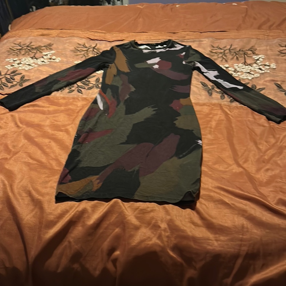 Long sleeved fitted dress